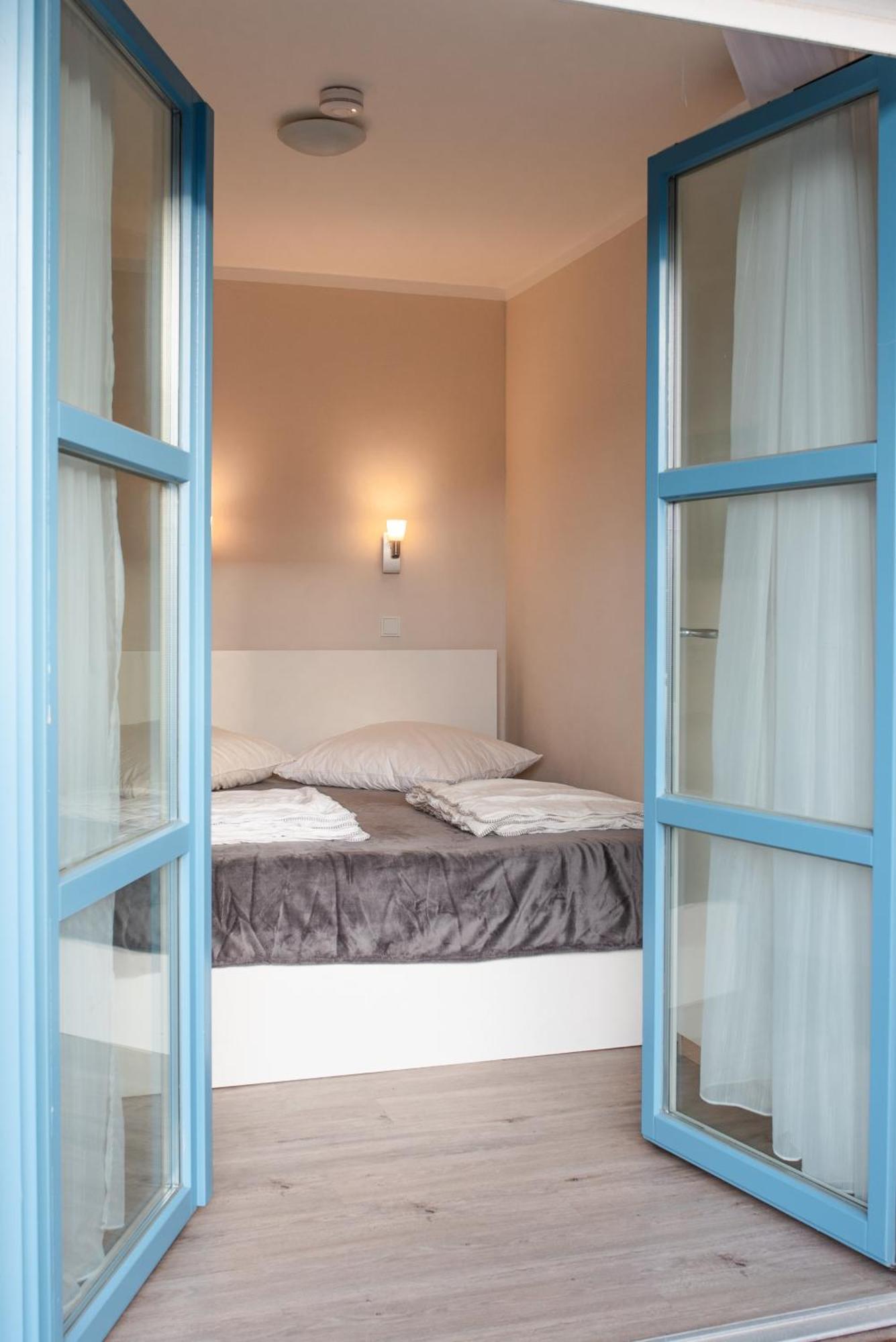 Strandwohnung Mit Grosser Terrasse In Erster Reihe Am Schoenberger Strand, Kajak, Wallbox, 24h Self Check-in, Disneyplus Apartment *